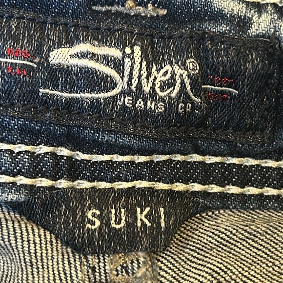 Silver Suki Capri Jeans Distressed Size 27 - Picture 8 of 10